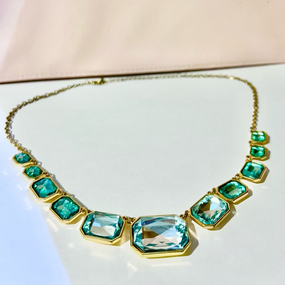 francesca's Collections Gold & Seafoam Green Jewel Statement Necklace